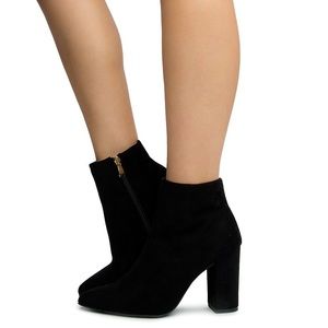 NEW‼️ Liliana Ankle Booties Pointed Toe Suede Gray